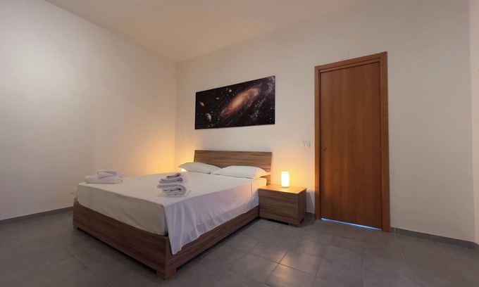 Zona XXXII Acilia Nord House | The House of Falling Stars