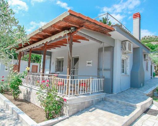 Nea Iraklitsa House | The House of Olive Trees