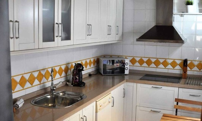 Las Gabias House | The house of the road