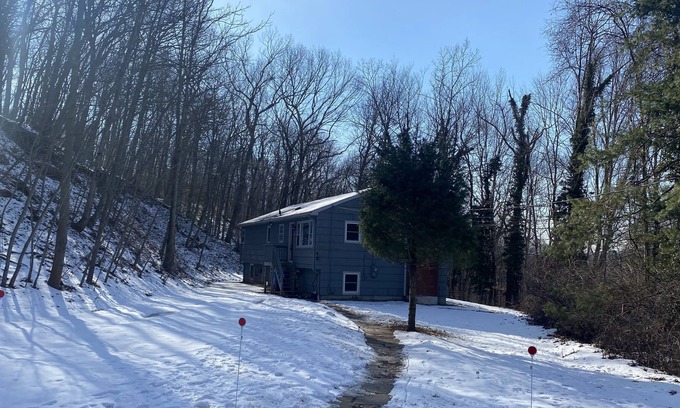 Hamden House | The house on the hill