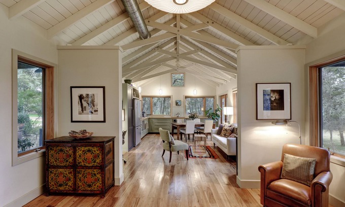 Long Branch Valley Cottage | The Hummingbird Casita- A peaceful and romantic architectural gem
