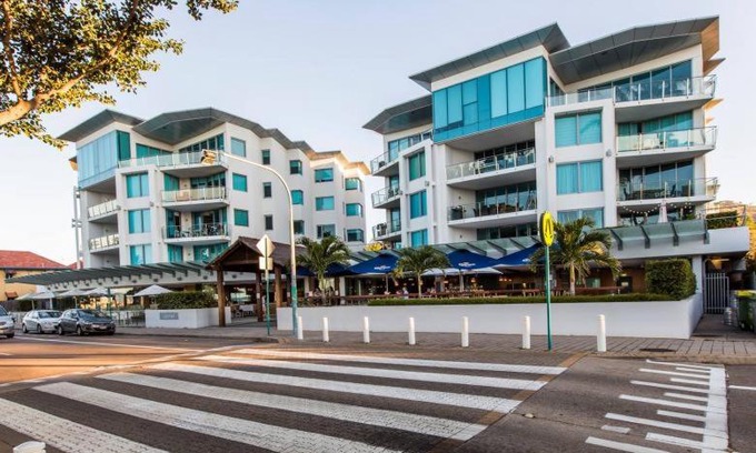 North Ward Apartment | The Iconic Watermark on the Strand