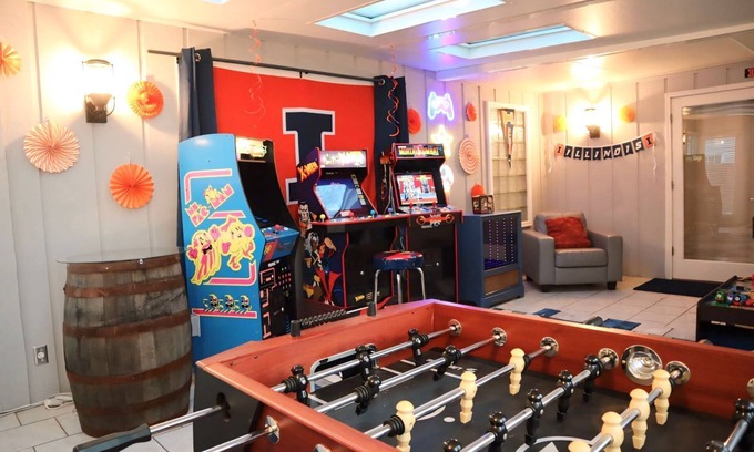 Champaign House | The Illini Game House