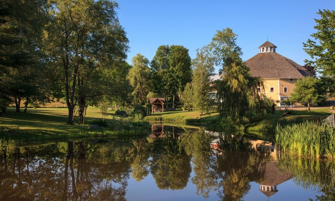 Waitsfield Bed & Breakfast | The Inn at Round Barn Farm