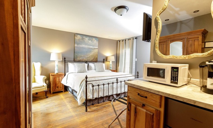 Warm Springs Hotel | The Inn At Warm Springs