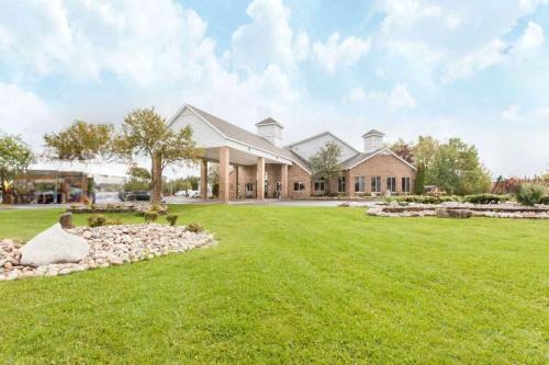 Sault Ste. Marie Hotel | The Inn