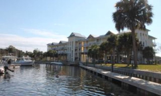 Suwannee Condo | The islander