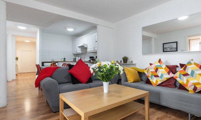 City Centre Dublin Apartment | The Jameson Distillery - A Historic Pad in Central Dublin (With Parking!)