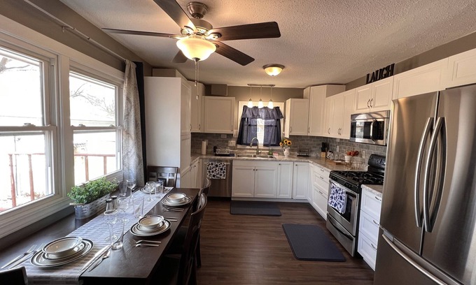 Johnston House | The Johnston House - Located in the heart of Johnston - Close to Saylorville