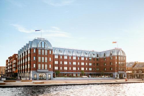 Amsterdam West Hotel | The July - Boat & Co