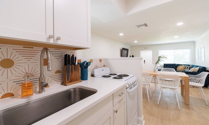 Cocoa Beach Apartment | The Juni