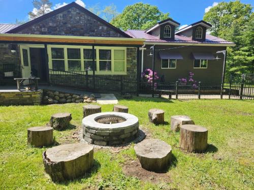 Brownfield House | The Kalli-Ru near Golf, Ohiopyle, Fallingwater