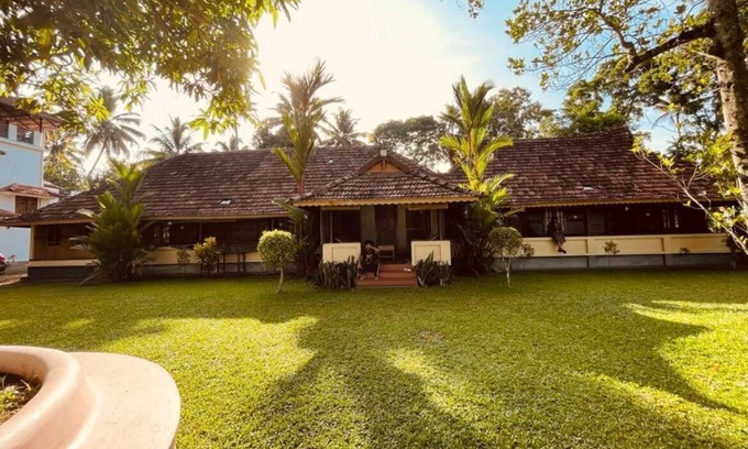 Mankombu Bed & Breakfast | The Kerala Heritage Villa on the shore of Backwaters - Pamba River Alleppey
