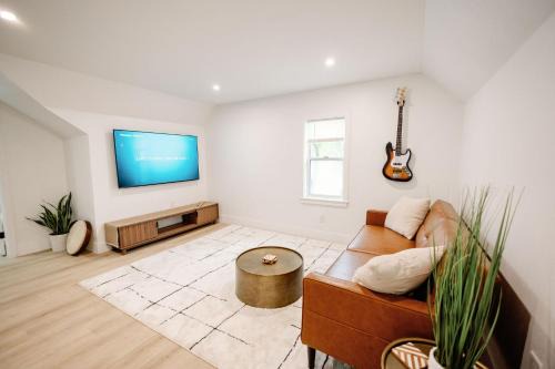 Gainesville Apartment | The Key Reno'd Historic 1BD 1 Mile to UF & DT