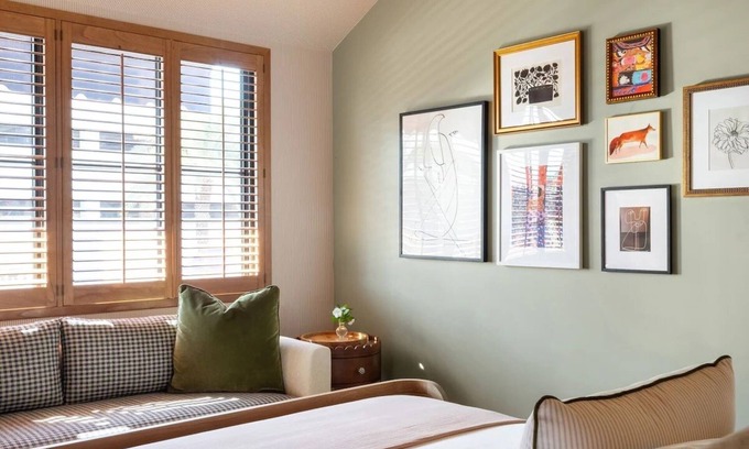 Courier City - Oscawana House | The King at Palihouse Hyde Park Village, Parking!