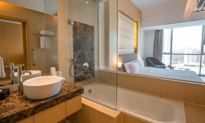 Kota Kinabalu Hotel | The Klagan Regency 1Borneo