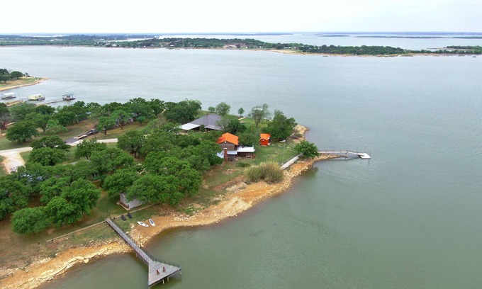 Breckenridge Cottage | The Kokomo Lakehouse on Hubbard Creek w/Private Dock at Breckenridge Sleeps 16