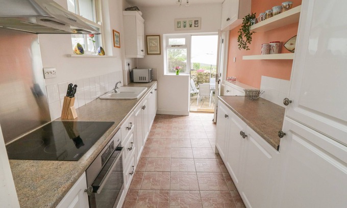 St Just House | THE LABOUR EXCHANGE, pet friendly, with open fire in St Just