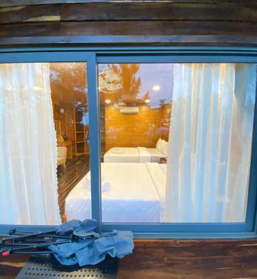 Dak Glong Hotel | The Lake Hill Farm