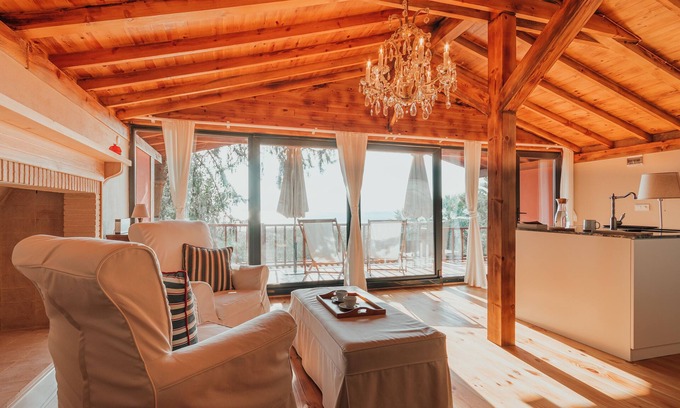 Orhangazi Hotel | The Lake House