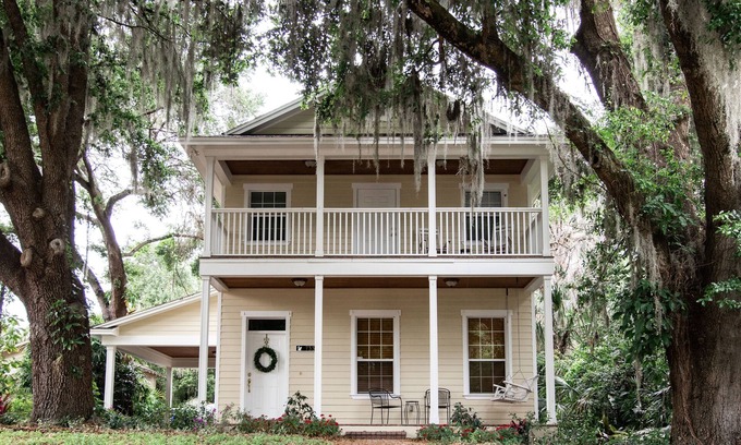Lakeland House | The Lake Morton Colonial Lakeland Historic District - 3BR/2.5Bath