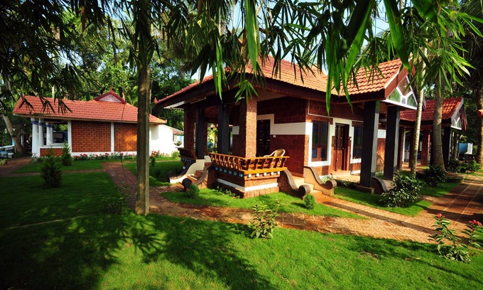 Champakulam Resort | The Lake Resort by Maat Hotels