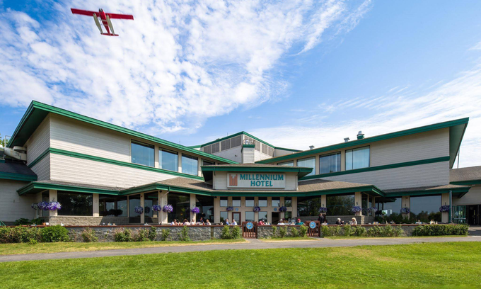 Anchorage Hotel | The Lakefront Anchorage