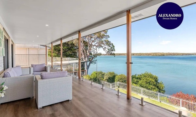 Mannering Park House | THE LAKEHOUSE Central Coast