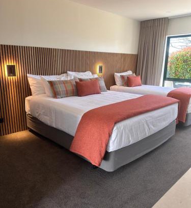 Twizel Hotel | The Lakes Motel