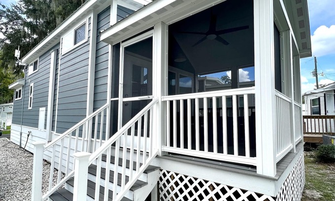 Clermont House | The Lakeview House - Lakeside Tiny Home Near Orlando