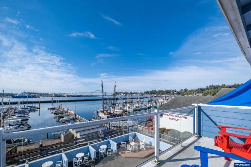 Historic Bayfront Hotel | The Landing at Newport Condominium Hotel