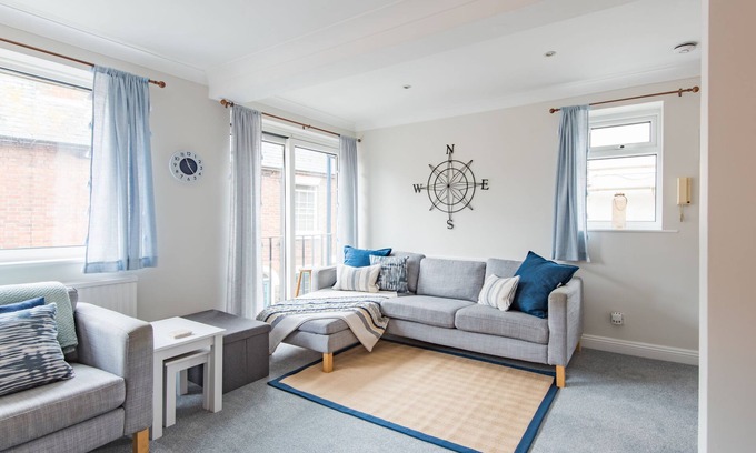 Hythe House | The Landing by Bloom Stays - ideal for families, close to beach and town centre