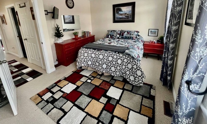 Anstruther Lake Cottage | The Landing on Anstruther Lake