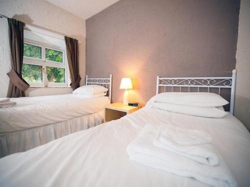 Little Hayfield Hotel | The Lantern Pike Inn