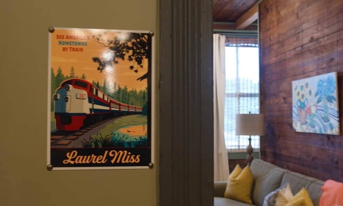 Laurel House | The Laurel Room- The Buzzard's Roost Inn
