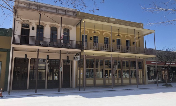 Natchez House | The Law Building