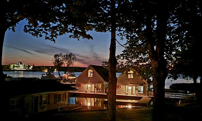 Alexandria Bay House | The Ledges Resort and Marina, Lighthouse