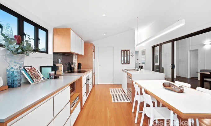 North Creek House | The Lennoxhaus - Architectural Designed Home with Wifi & Foxtel