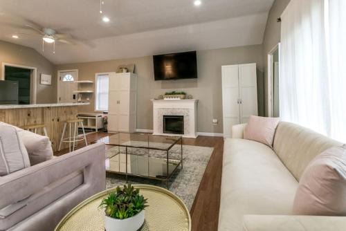 Sylvan Beach Apartment | The Lilly Pad-Luxury in Sylvan Beach