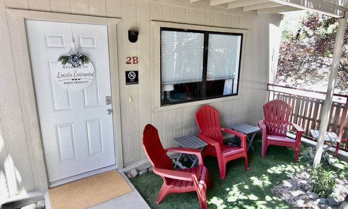 Prescott Condo | The Lincoln Continental located in the heart of Downtown Prescott