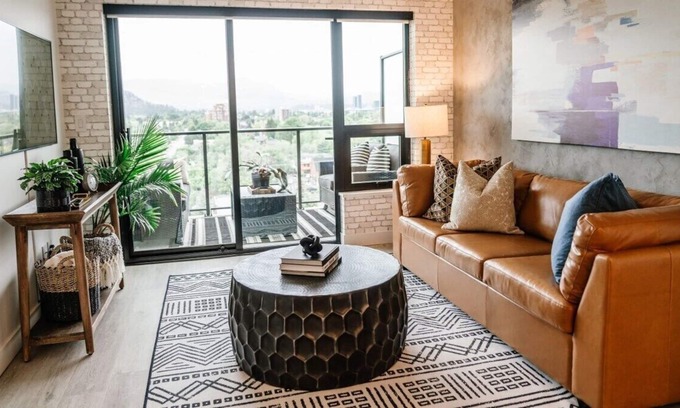 Downtown Kelowna Condo | The Lincoln - Downtown