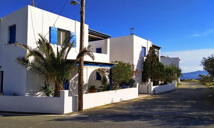Avlemonas Apartment | The Little Blue