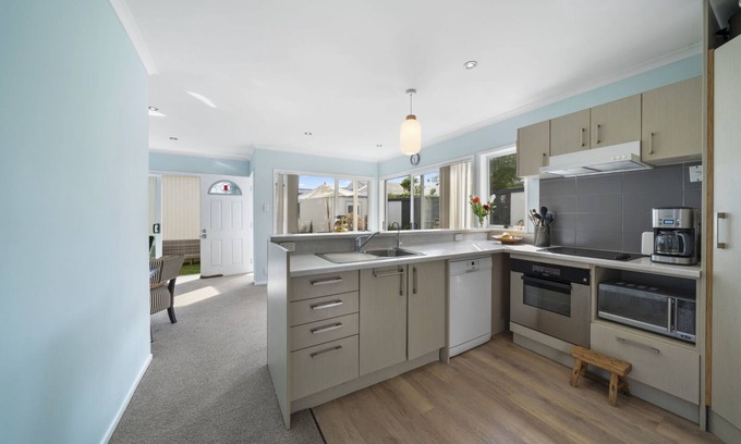 Half Moon Bay House | The Little Blue House - Half Moon Bay Holiday Home