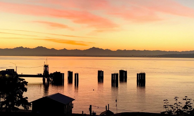 Clinton House | The Little Blue Whale Watcher on Whidbey Island