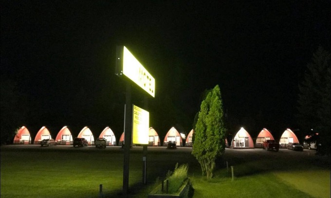 Brandon Hotel | The little chalet motel