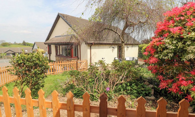 Llangain Cottage | THE LITTLE CWTCH, character holiday cottage in Llansteffan