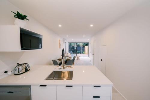 Saint Albans Villa | The little Gem at Merivale -1km to Central city