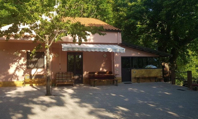 Castelbuono House | The little house in the woods for tourists