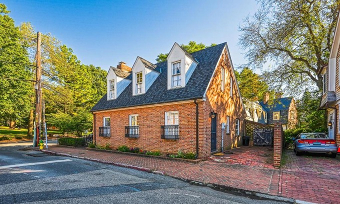 Historic District House | The Little House