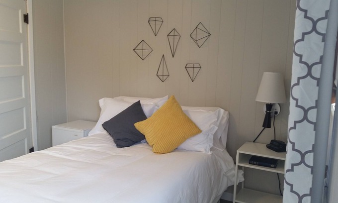 Mount Horeb House | THE LITTLE VILLAGE , Full Bed 102